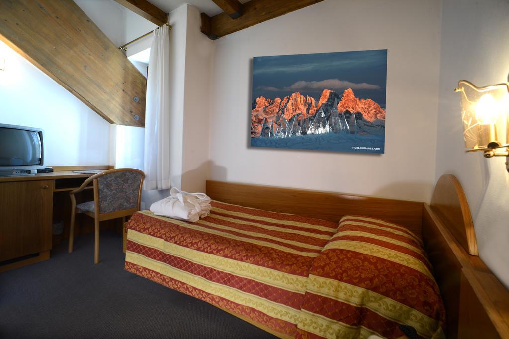 Hotel Margherita Сан-Мартино-ди-Кастроцца Номер фото