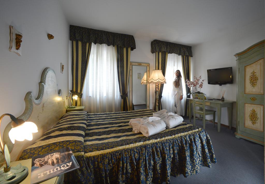Hotel Margherita Сан-Мартино-ди-Кастроцца Номер фото